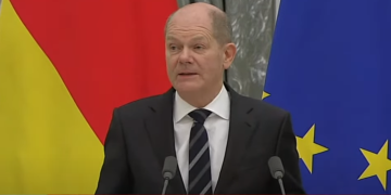 Σολτς: Ήταν λάθος η γερμανική ενεργειακή πολιτική