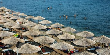 H παράταξη της “Λαϊκής Συσπείρωσης” αντιδρά για την κατάληψη των παραλιών στην Αλεξανδρούπολη