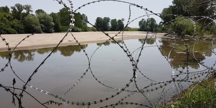 Θεοδωρικάκος: Μέχρι τα μέσα Αυγουστου, 25.000 παράτυποι μετανάστες επιχείρησαν να περάσουν στον Έβρο