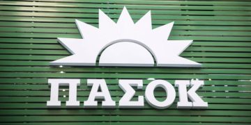 Στη Βουλή φέρνει το θέμα των προσφύγων στον Έβρο το ΠΑΣΟΚ