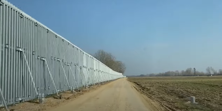 Ν. Μηταράκης: Θα επεκταθεί περίπου 80 χιλιόμετρα ο φράχτης στον Έβρο [βίντεο]