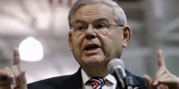 Μενέντεζ: Συγχαίρω τις ελληνικές αρχές για τη διάσωση των 92 μεταναστών