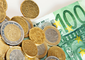 Το “παραμύθι” των διαθεσίμων: Τα €50 δισ που μοιράζονται & τα €37 δισ που μαζεύτηκαν