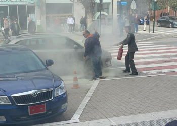 Φωτιά σε αυτοκίνητο στο κέντρο της Αλεξανδρούπολης Ι Video