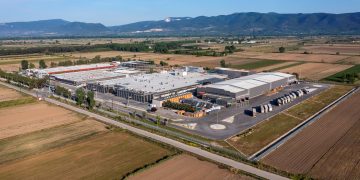 Η Sunlight Group εξαγοράζει τη γερμανική Triathlon