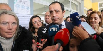 Εκλογές στην Κύπρο: Πρώτος ο Χριστοδουλίδης με 2,45 μονάδες διαφορά