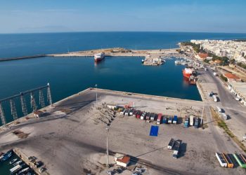 Αλεξανδρούπολη: Ειδικό γερανό για τα χύδην φορτία σχεδιάζει να προμηθευτεί το λιμάνι, με στόχο και τα ουκρανικά σιτηρά