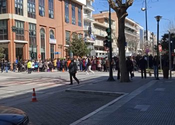 Αλεξανδρούπολη: Συγκέντρωση και πορεία διαμαρτυρίας μπροστά από το Δημαρχείο