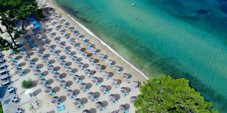 Επανακάμπτει το 2023 ο τουρισμός από τα Βαλκάνια
