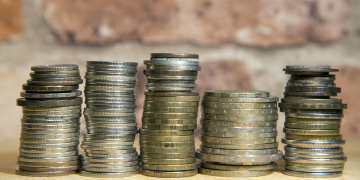 ΤτΕ: Νέα μείωση των καταθέσεων τον Φεβρουάριο