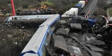 Τα 11 μέτρα στήριξης και αρωγής συγγενών θυμάτων, τραυματιών και επιβαινόντων στο σιδηροδρομικό δυστύχημα των Τεμπών