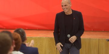 Στην Αλεξανδρούπολη ο Γιάννης Βαρουφάκης στις 28 Απριλίου