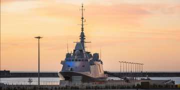 Στο λιμάνι της Αλεξανδρούπολης η γαλλική φρεγάτα Languedoc B τη Μ. Δευτέρα