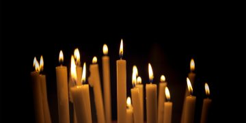 Άγιο Φως από τον Πανάγιο Τάφο: Τι ώρα φτάνει στην Αλεξανδρούπολη