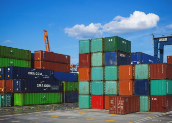 Αύξηση των εξαγωγών και συγκράτηση των εισαγωγών το πρώτο τρίμηνο