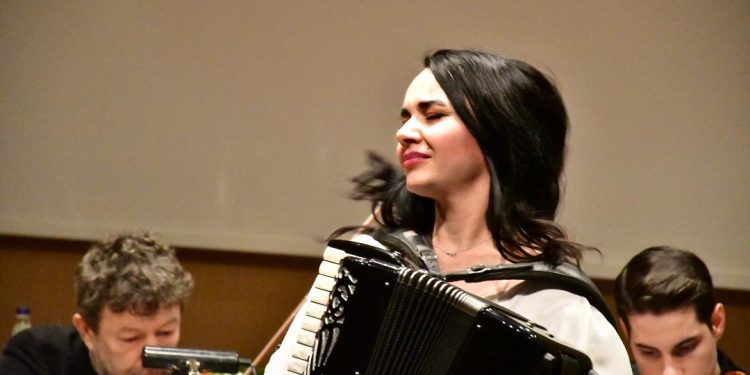 Ζωή Τηγανούρια: Όταν ενώνεται η λαϊκή μουσική με την κλασική & το tango