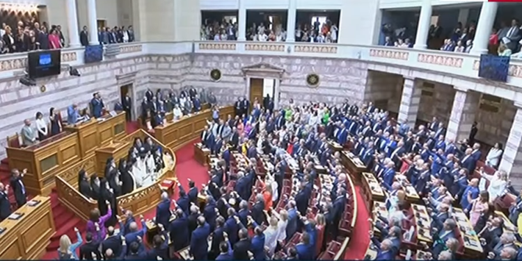 Ορκίστηκε η νέα Βουλή – Αύριο εκλέγει το προεδρείο της [Η Βούλη σε αριθμούς]