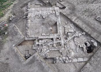 Αποκάλυψη Αρχαίου Ναού στα παράλια της Ροδόπης στη χερσόννησο της Μολυβωτής