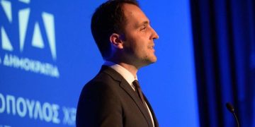 Γραμματέας της Διαρκούς Επιτροπής Εθνικής Άμυνας & Εξωτερικών Υποθέσεων ο Χρήστος Δερμεντζόπουλος