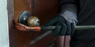 Κυριακή – Σουφλίου: Στην εντατική διασωληνωμένη 70χρονη που δέχτηκε επίθεση από ληστές στο σπίτι της