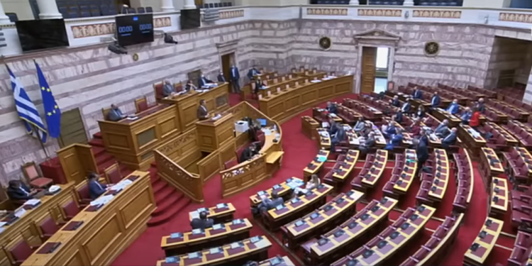 Με πλειοψηφία 208 βουλευτών πέρασε το νομοσχέδιο για την ψήφο των αποδήμων