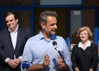 Κ. Μητσοτάκης στον αγιασμό του σχολείου στην Παλαγία: Πάντα κοιτάμε μπροστά & ξαναχτίζουμε καλύτερα αυτά που η μανία της φύσης κατέστρεψε