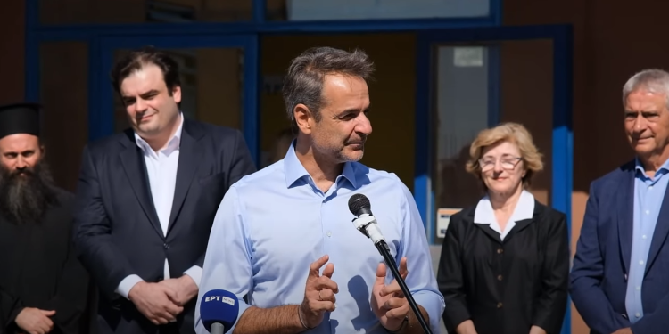 Κ. Μητσοτάκης στον αγιασμό του σχολείου στην Παλαγία: Πάντα κοιτάμε μπροστά & ξαναχτίζουμε καλύτερα αυτά που η μανία της φύσης κατέστρεψε