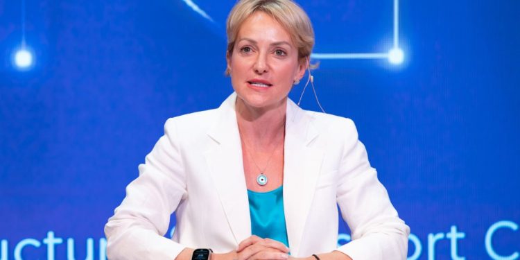 Αλ. Σδούκου: Βασική προτεραιότητα, η ανθεκτικότητα δικτύων – υποδομών στην κλιματική αλλαγή