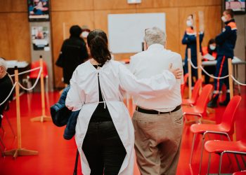 ΣτΕ: Συνταγματικός ο υποχρεωτικός εμβολιασμός κατά του Covid-19 για τους άνω των 60 με πρόστιμο 100€