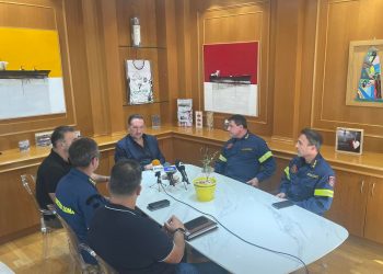Συνάντηση με τους Διοικητές της Πυροσβεστικής Υπηρεσίας είχε ο Γιάννης Ζαμπούκης