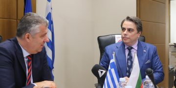 Συνάντηση του Βούλγαρου Υπουργού Οικονομικών με τον Χριστόδουλο Τοψίδη