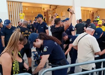 Ελληνική Αστυνομία: Με νέο επίδομα και κάμερες σε στολές