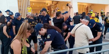 Ελληνική Αστυνομία: Με νέο επίδομα και κάμερες σε στολές