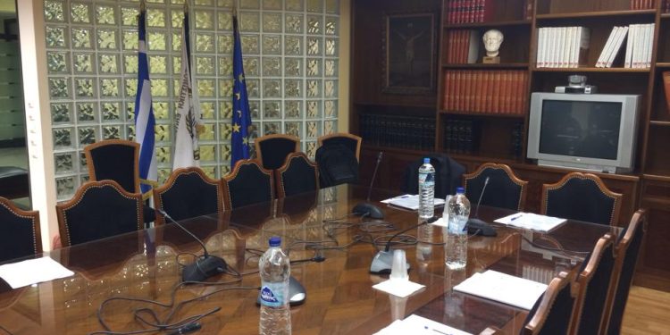 Αποχή από τη Δευτέρα ανακοίνωσαν οι συμβολαιογράφοι – Γιατί αντιδρούν και τι απαντούν