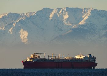 Έφτασε το πλοίο FSRU στο λιμάνι της Αλεξανδρούπολης