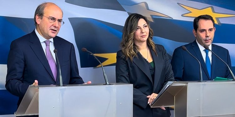 Αυξάνεται από 2.000 στα 2.400 ευρώ το επίδομα γέννησης