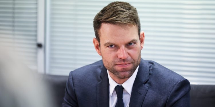 Η ακρίβεια είναι ελληνική: Τι απαντούν Κασσελάκης και Παππάς στα μέτρα της κυβέρνησης για την ακρίβεια