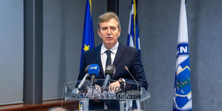 Μ.Χρυσοχοΐδης: Στις 12 Φεβρουαρίου ανοίγουν τα γήπεδα