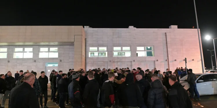Αλεξανδρούπολη: Ένταση στο αεροδρόμιο “Δημόκριτος” μετά την άρνηση Αυγενάκη να συναντήσει τους αγρότες