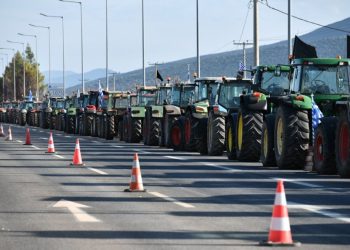 Αποχωρούν από το τελωνείο Κήπων οι αγρότες ο αγώνας όμως δεν τελείωσε