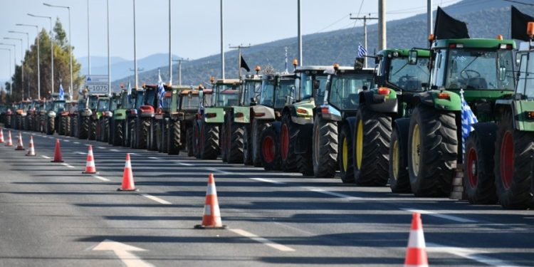 Αποχωρούν από το τελωνείο Κήπων οι αγρότες ο αγώνας όμως δεν τελείωσε