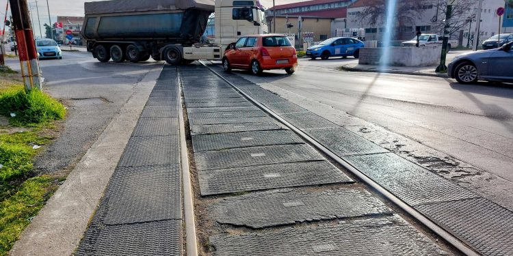 Αλεξανδρούπολη: Έναρξη εργασιών αποκατάστασης του καταστρώματος της ισόπεδης διάβασης του ΟΣΕ επί της οδού Λ. Δημοκρατίας