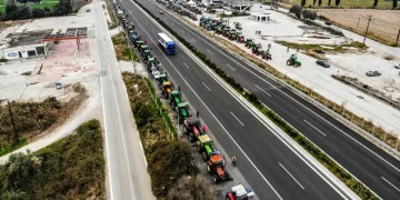 Στην πλατεία Συντάγματος έφτασαν οι αγρότες