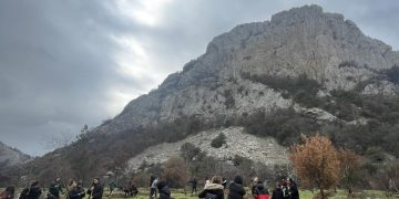 Άβαντας: 130 δενδρύλλια φυτεύθηκαν για τα 130 χρόνια λειτουργίας του Ζωγράφειου Λυκείου Κων/πόλεως