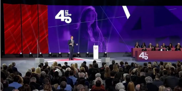 Συνέδριο ΣΥΡΙΖΑ-ΠΣ: Προσφυγή στην βάση του κόμματος για να ξεκαθαρίσει το τοπίο