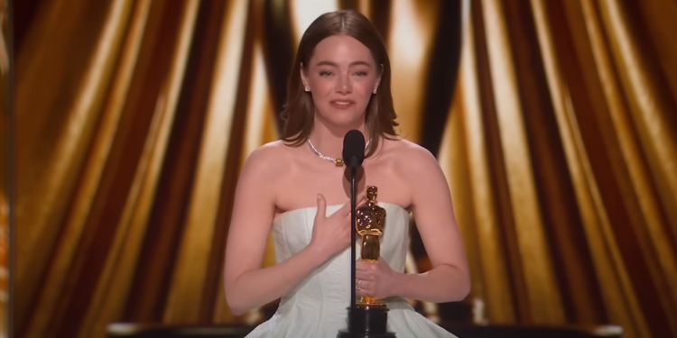 Καλύτερη ταινία το Oppenheimer με 7 Όσκαρ – Στην Έμα Στόουν το βραβείο Α΄ Γυναικείου Ρόλου