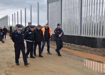 Στον φράχτη του Έβρου ο Μιχάλης Χρυσοχοΐδης: Τα σύνορα της χώρας είναι ασφαλή και απροσπέλαστα