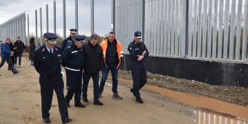 Στον φράχτη του Έβρου ο Μιχάλης Χρυσοχοΐδης: Τα σύνορα της χώρας είναι ασφαλή και απροσπέλαστα