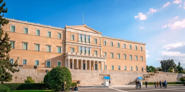 Υπερψηφίστηκε το νομοσχέδιο για τα μη κρατικά πανεπιστήμια