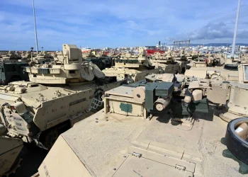 Γέμισε με αμερικανικά Abrams και Bradley η Αλεξανδρούπολη (photos)
